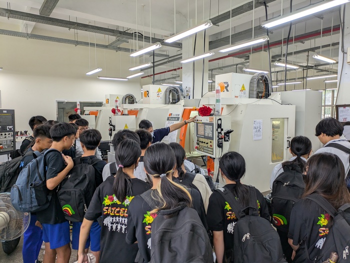 【1141030】知本國中蒞校參與職涯體驗活動圖片